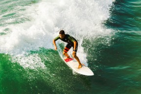 爱游戏体育官方在线-中国田径运动员再创佳绩，刷新多项亚洲纪录，中国田径男